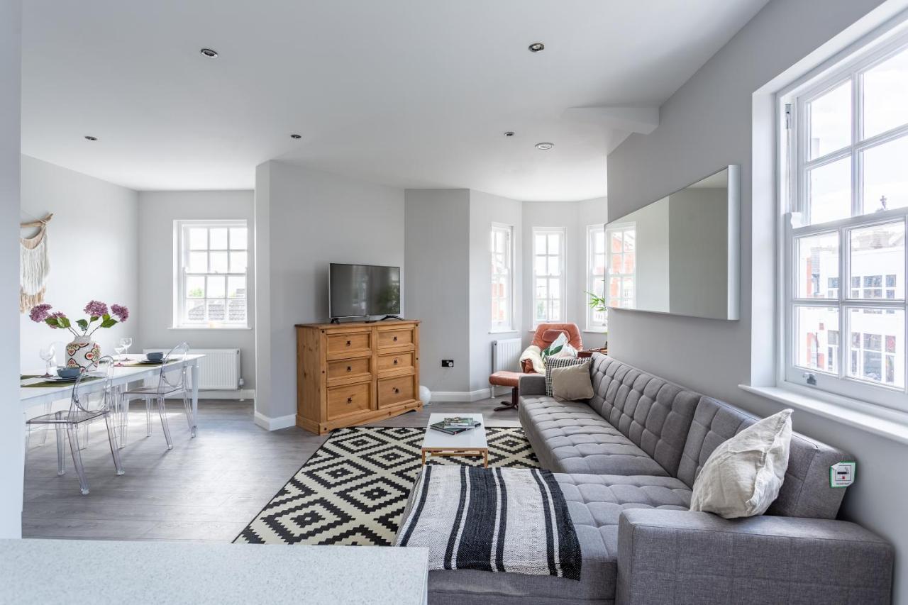 2 Bedroom Apartments With Sofa Bed In Southend Esterno foto