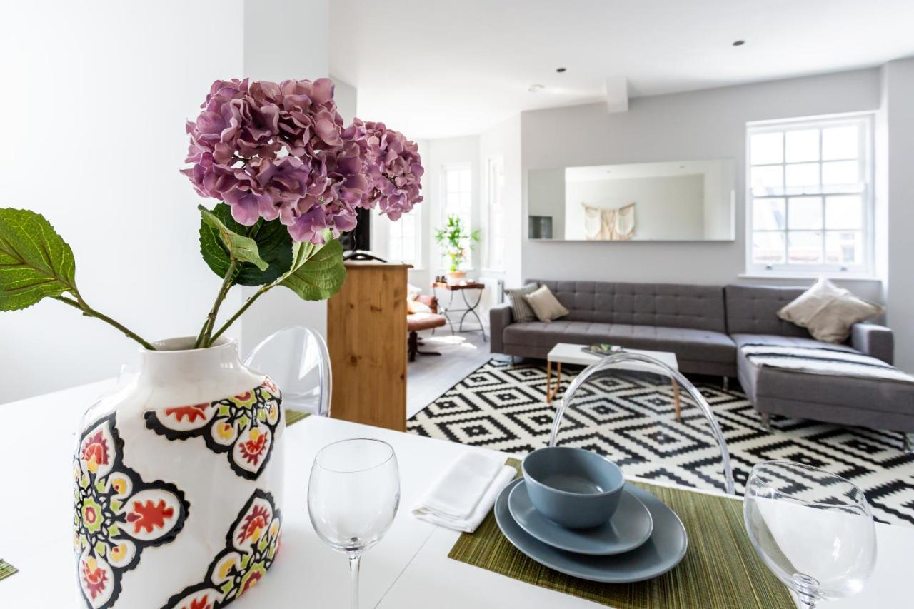 2 Bedroom Apartments With Sofa Bed In Southend Esterno foto