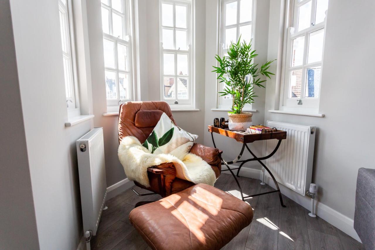 2 Bedroom Apartments With Sofa Bed In Southend Esterno foto