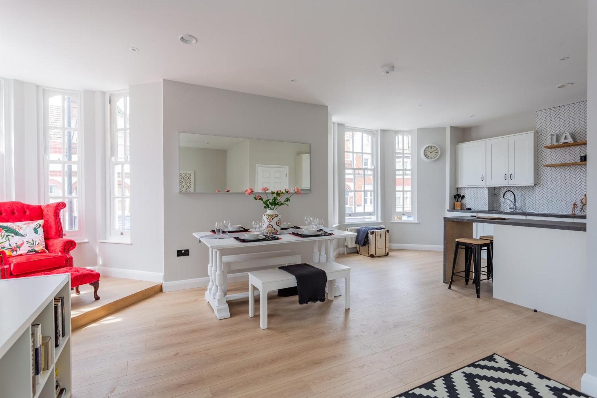 2 Bedroom Apartments With Sofa Bed In Southend Esterno foto