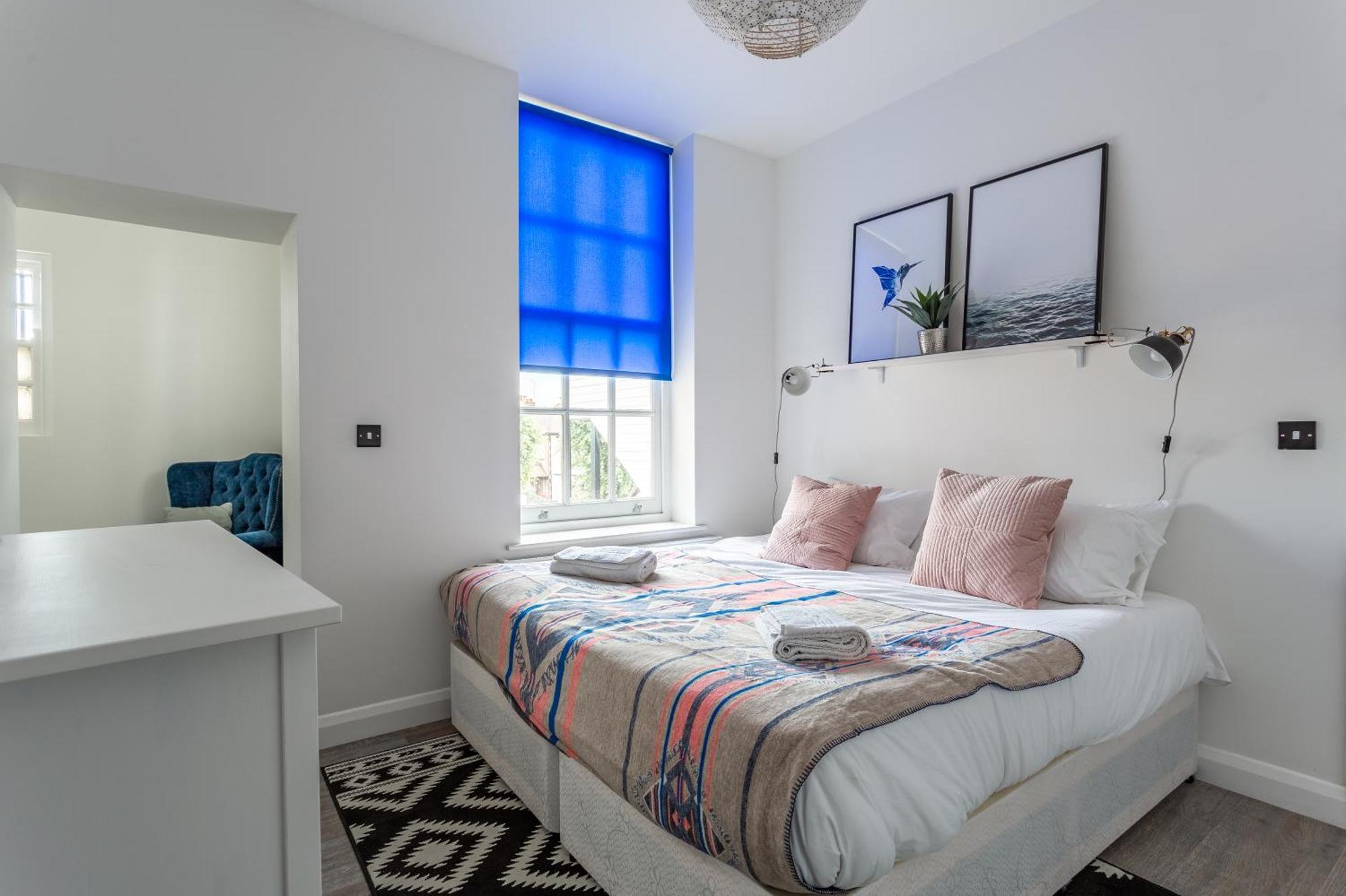 2 Bedroom Apartments With Sofa Bed In Southend Esterno foto